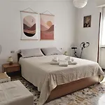 Daire Romantic Escape With View