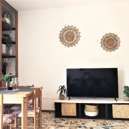 Romantic Escape With View Apartment Perledo