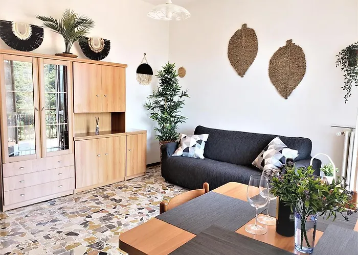 Romantic Escape With View *